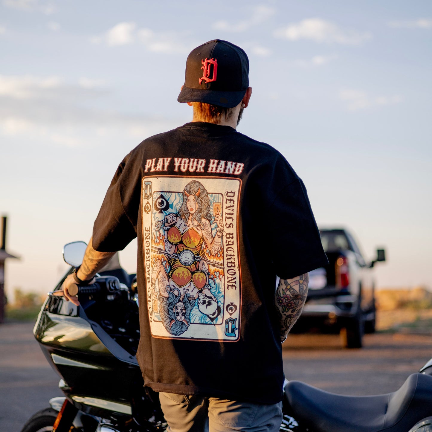 Play Your Hand Heavyweight T